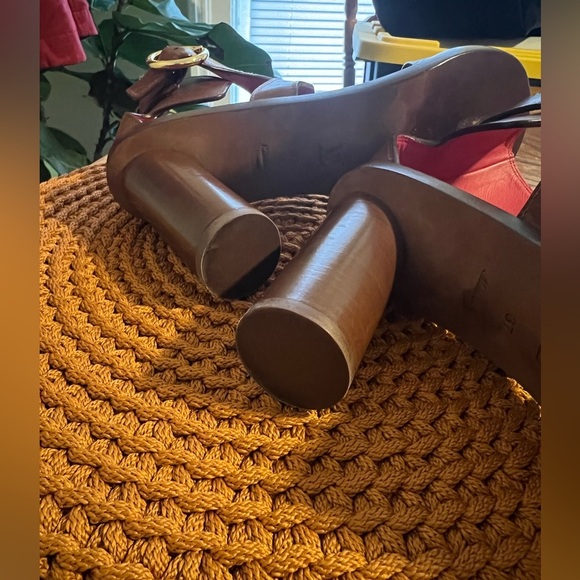 LOUIS VUITTON 
Calfskin Monogram Ocean Drive Heeled Sandals 37 Cognac - Picture 11 of 12